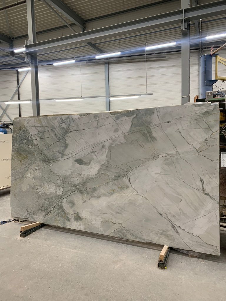 Lichtgrijs keukenblad betonlook